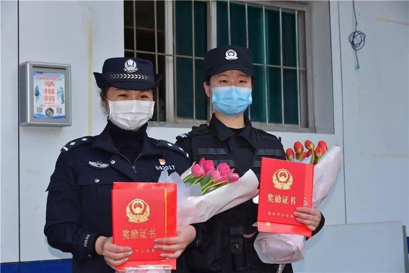 救援美丽小姑娘